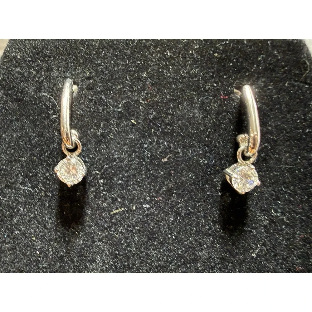 Lia Sophia Dangles Earrings Sparkles - Picture 1 of 4